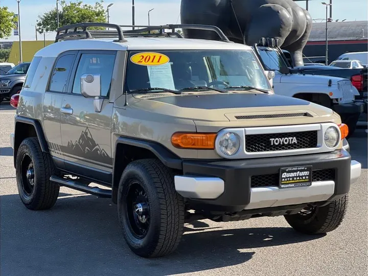 TAN, 2011 TOYOTA FJ CRUISER Image 7