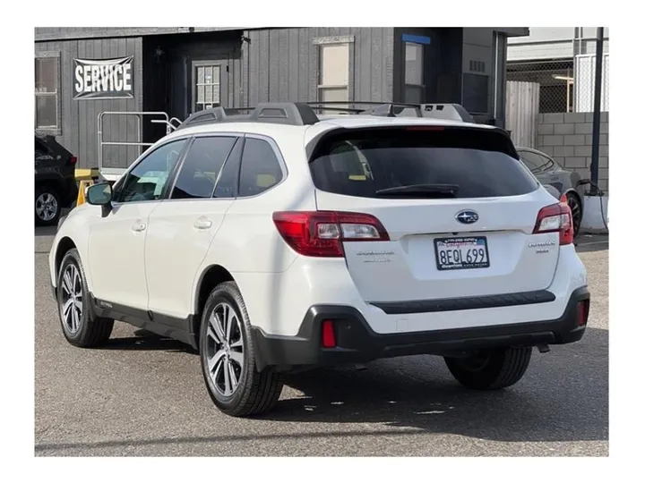 WHITE, 2018 SUBARU OUTBACK Image 3