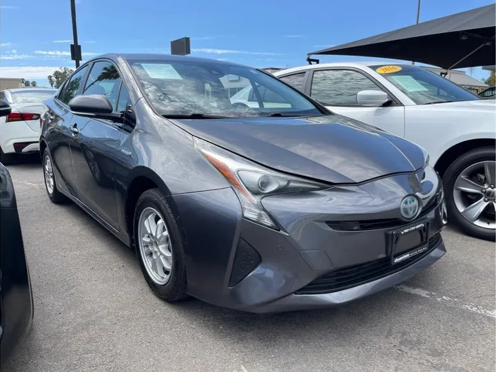 GRAY, 2018 TOYOTA PRIUS Image 4