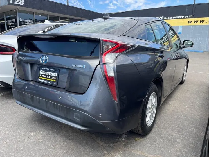 GRAY, 2018 TOYOTA PRIUS Image 3