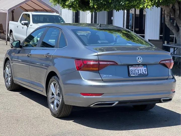 GRAY, 2019 VOLKSWAGEN JETTA Image 3