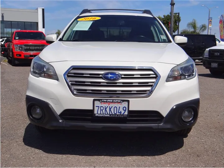 WHITE, 2016 SUBARU OUTBACK Image 7