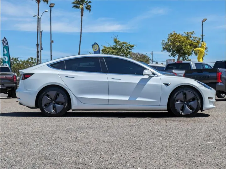 WHITE, 2018 TESLA MODEL 3 Image 6