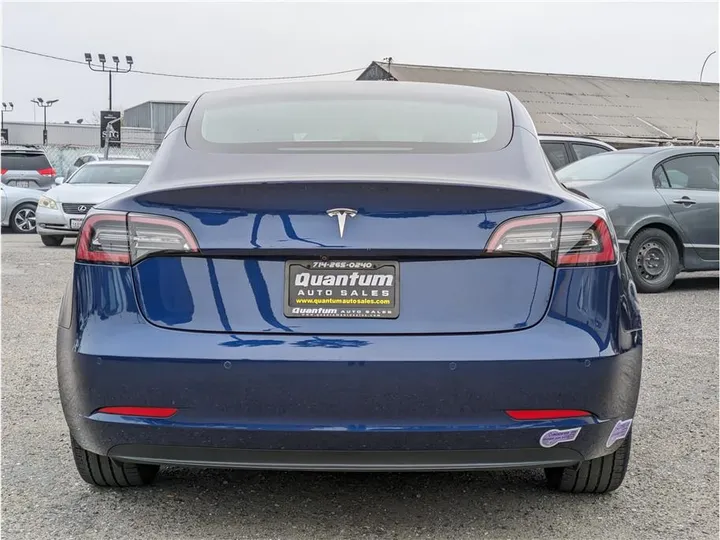 BLUE, 2018 TESLA MODEL 3 Image 4