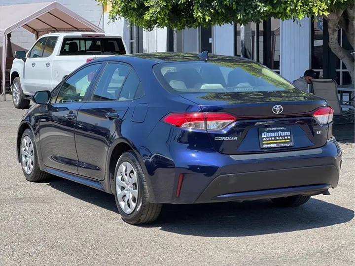 BLUE, 2022 TOYOTA COROLLA Image 3