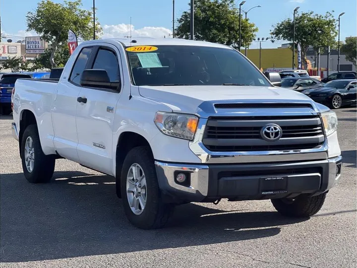 WHITE, 2014 TOYOTA TUNDRA DOUBLE CAB Image 7