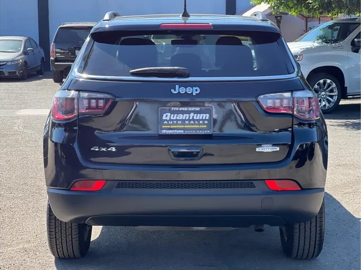 GRAY, 2018 JEEP COMPASS Image 4