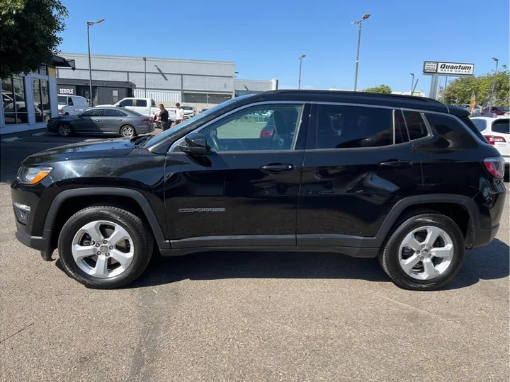 GRAY, 2018 JEEP COMPASS Image 2