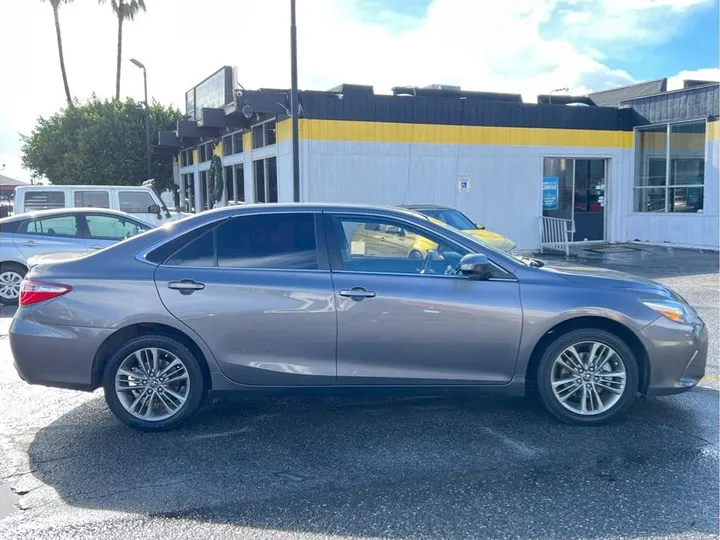 GRAY, 2017 TOYOTA CAMRY Image 6