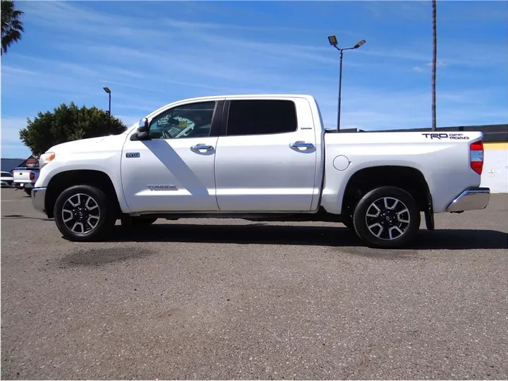 WHITE, 2016 TOYOTA TUNDRA CREWMAX Image 2