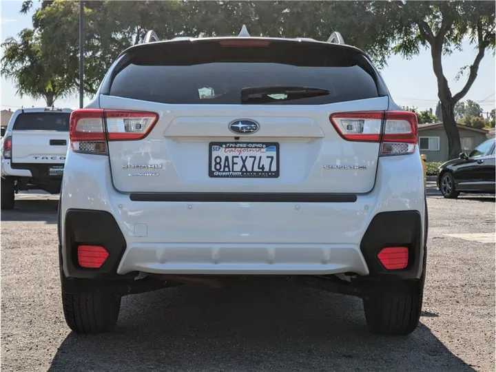 WHITE, 2018 SUBARU CROSSTREK Image 4