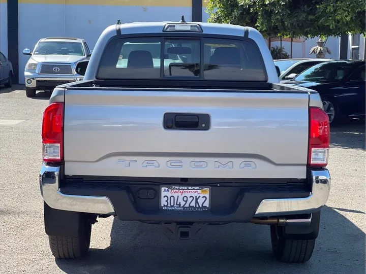 SILVER, 2017 TOYOTA TACOMA DOUBLE CAB Image 4