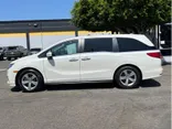 WHITE, 2018 HONDA ODYSSEY Thumnail Image 2