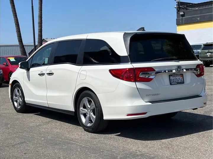 WHITE, 2018 HONDA ODYSSEY Image 3