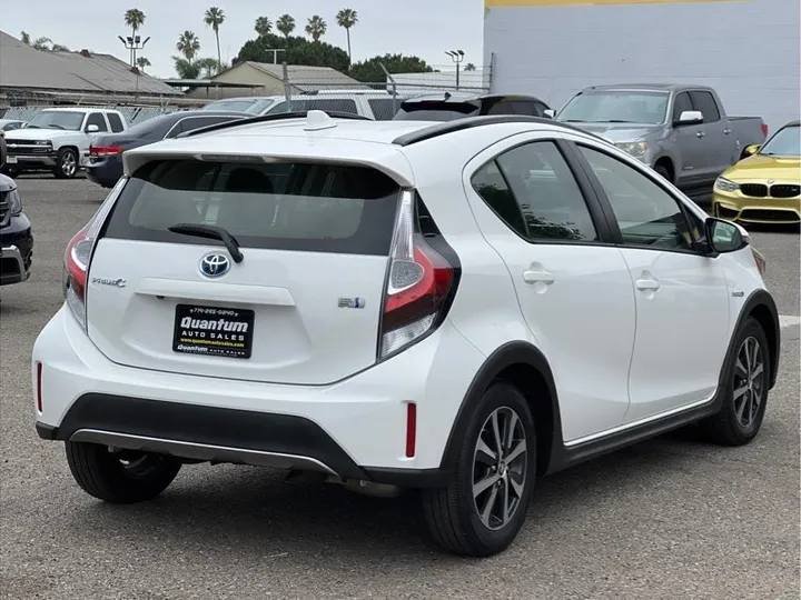 WHITE, 2019 TOYOTA PRIUS C Image 5