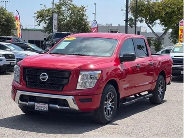 RED, 2022 NISSAN TITAN CREW CAB Image 