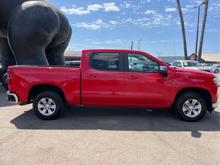 RED, 2022 CHEVROLET SILVERADO 1500 LIMITED CREW CAB Image 6