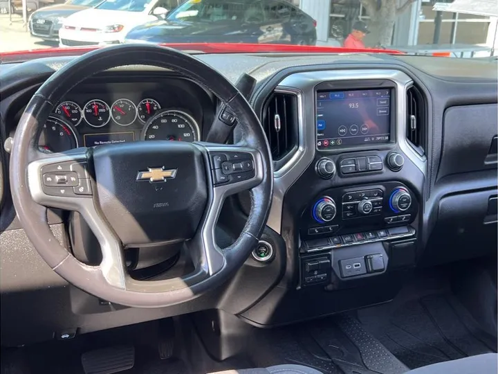 RED, 2022 CHEVROLET SILVERADO 1500 LIMITED CREW CAB Image 15