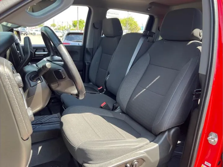 RED, 2022 CHEVROLET SILVERADO 1500 LIMITED CREW CAB Image 11