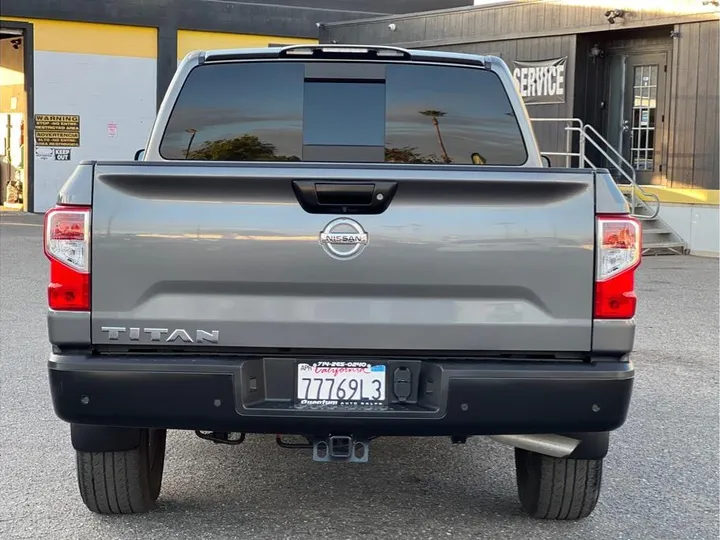 GRAY, 2021 NISSAN TITAN CREW CAB Image 4