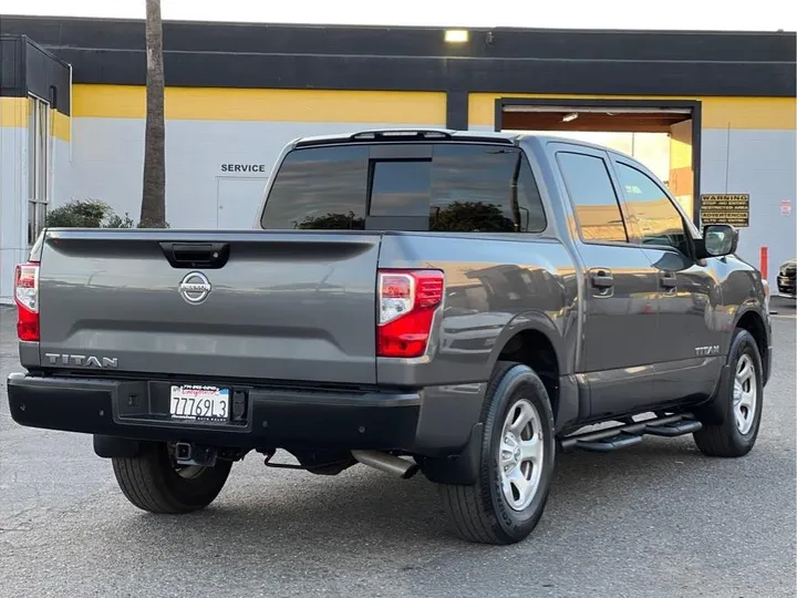 GRAY, 2021 NISSAN TITAN CREW CAB Image 5