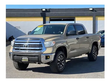 TAN, 2017 TOYOTA TUNDRA CREWMAX Image 6