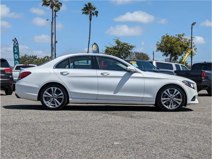 WHITE, 2017 MERCEDES-BENZ C-CLASS Image 6