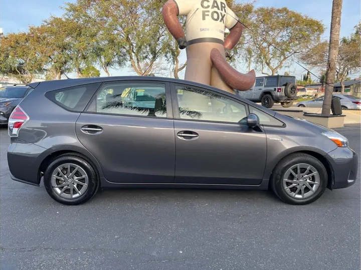 GRAY, 2017 TOYOTA PRIUS V Image 6