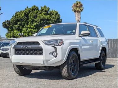 WHITE, 2018 TOYOTA 4RUNNER Image 