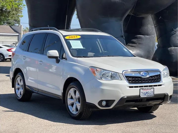 WHITE, 2015 SUBARU FORESTER Image 7