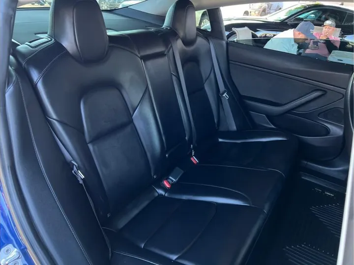 BLUE, 2019 TESLA MODEL 3 Image 13