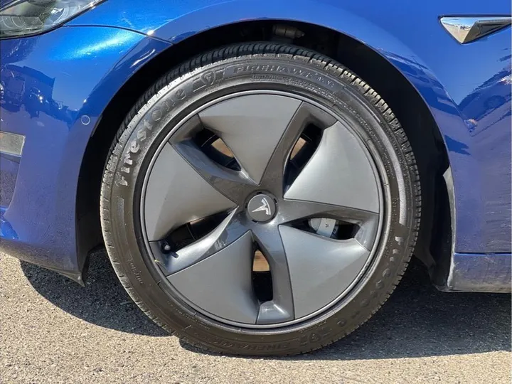 BLUE, 2019 TESLA MODEL 3 Image 9