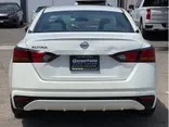 WHITE, 2021 NISSAN ALTIMA Thumnail Image 4