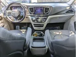 BLACK, 2018 CHRYSLER PACIFICA HYBRID Thumnail Image 18