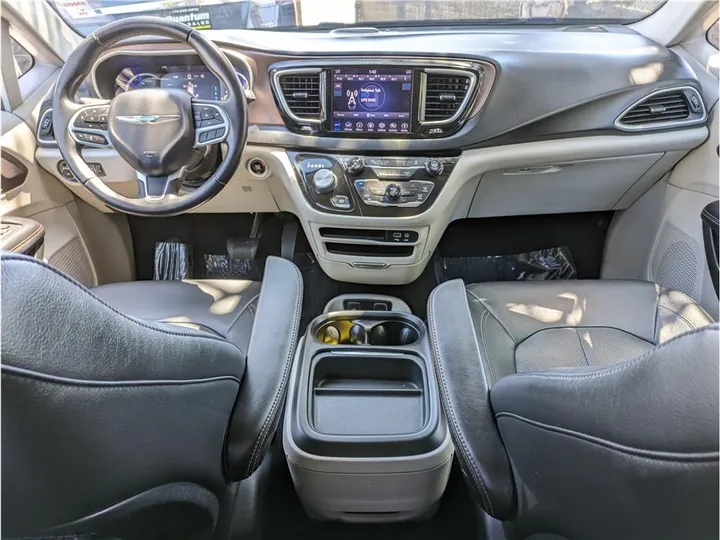 BLACK, 2018 CHRYSLER PACIFICA HYBRID Image 18