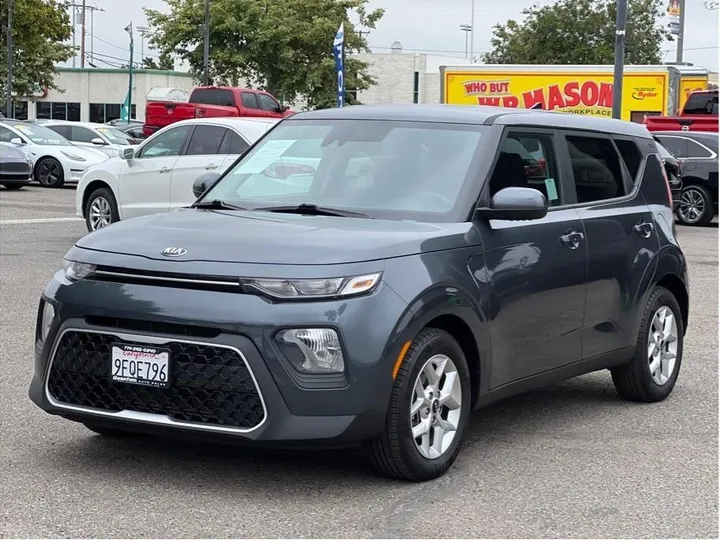 GRAY, 2021 KIA SOUL Image 1