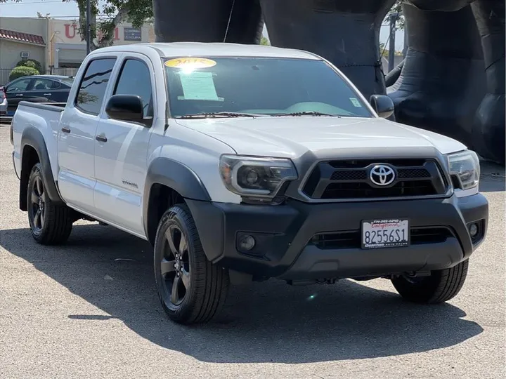 WHITE, 2015 TOYOTA TACOMA DOUBLE CAB Image 7