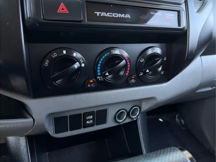 WHITE, 2015 TOYOTA TACOMA DOUBLE CAB Image 19