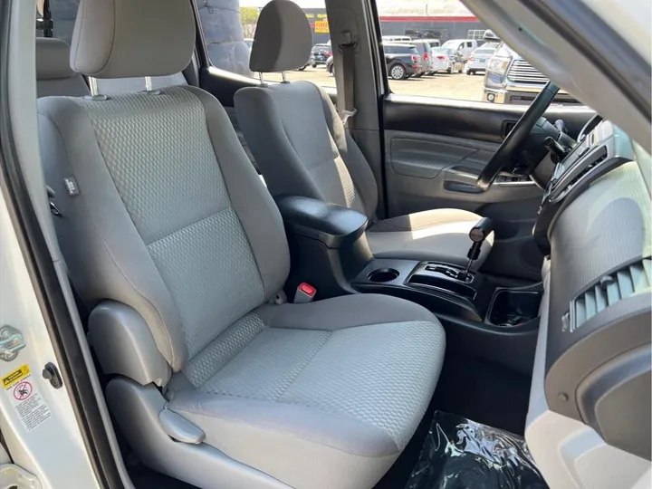 WHITE, 2015 TOYOTA TACOMA DOUBLE CAB Image 12