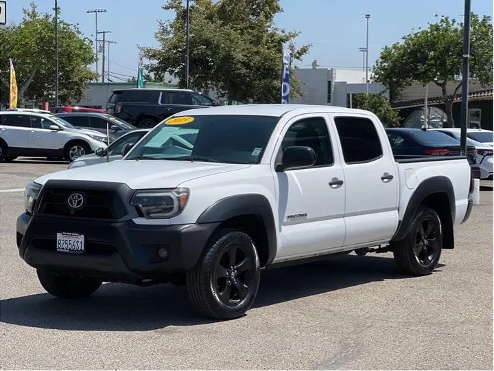 WHITE, 2015 TOYOTA TACOMA DOUBLE CAB Image 1