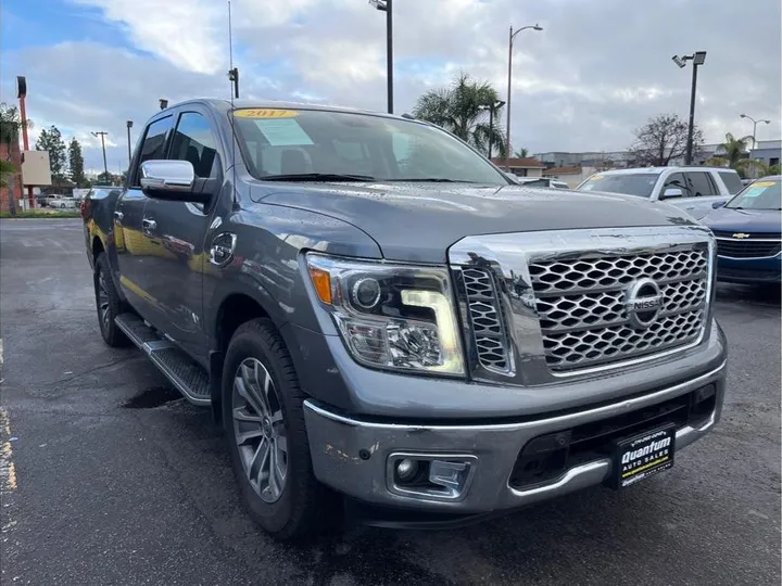 GRAY, 2017 NISSAN TITAN CREW CAB Image 3