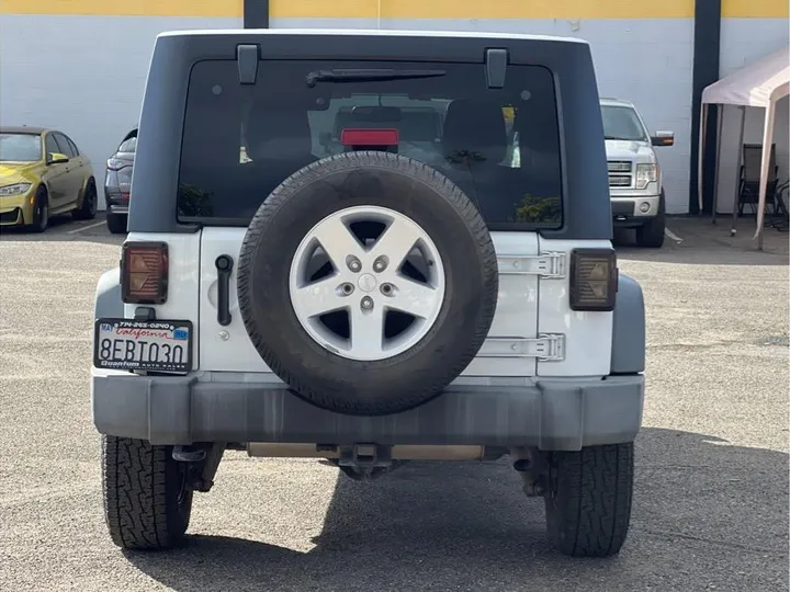 WHITE, 2018 JEEP WRANGLER UNLIMITED Image 4