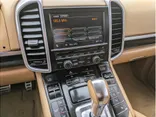 WHITE, 2011 PORSCHE CAYENNE Thumnail Image 18