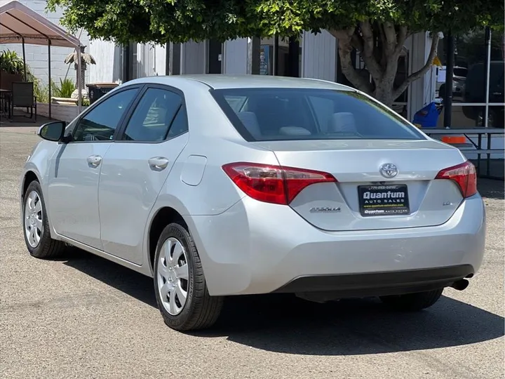 SILVER, 2019 TOYOTA COROLLA Image 3