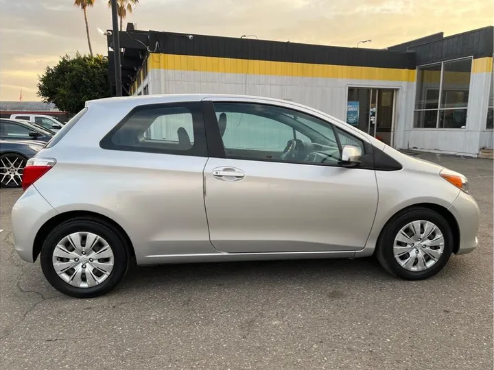 SILVER, 2014 TOYOTA YARIS Image 6