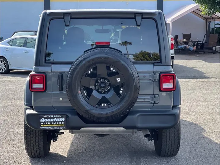 GRAY, 2019 JEEP WRANGLER UNLIMITED Image 4