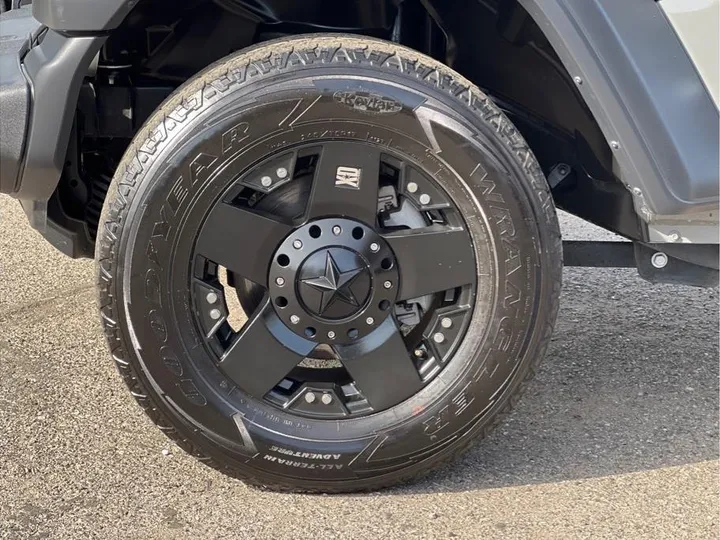 GRAY, 2019 JEEP WRANGLER UNLIMITED Image 9