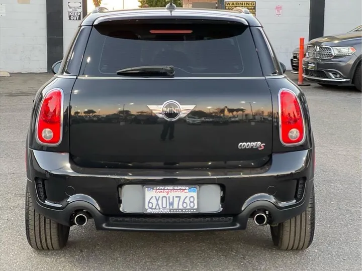 BLACK, 2012 MINI COUNTRYMAN Image 4