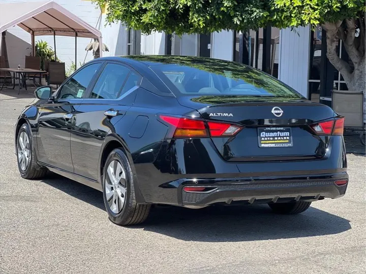 BLACK, 2023 NISSAN ALTIMA Image 3