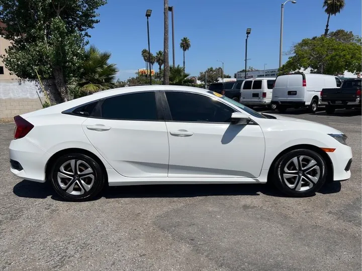 WHITE, 2018 HONDA CIVIC Image 6